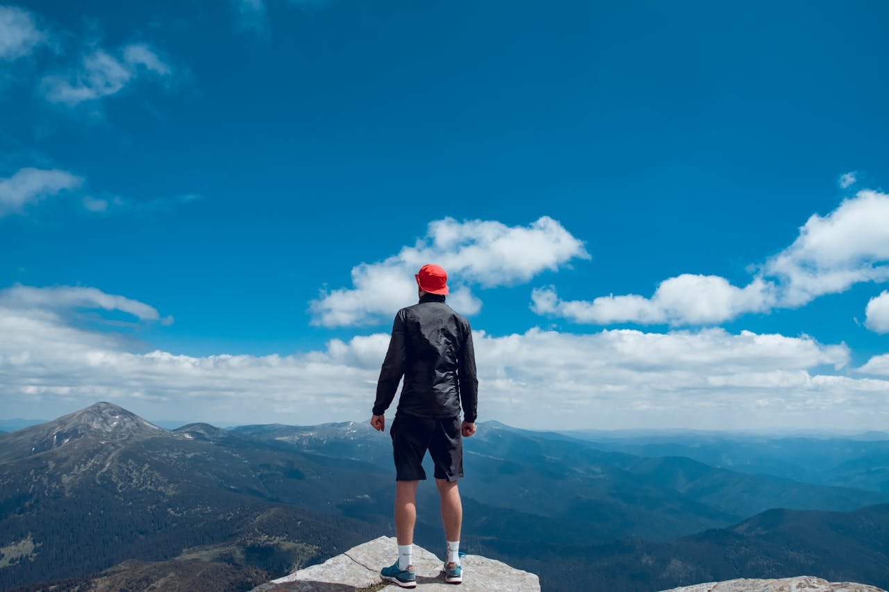Read more about the article From Rock Bottom to the Top: 5 Case Studies of Men Who Bounced Back After Business Failure
